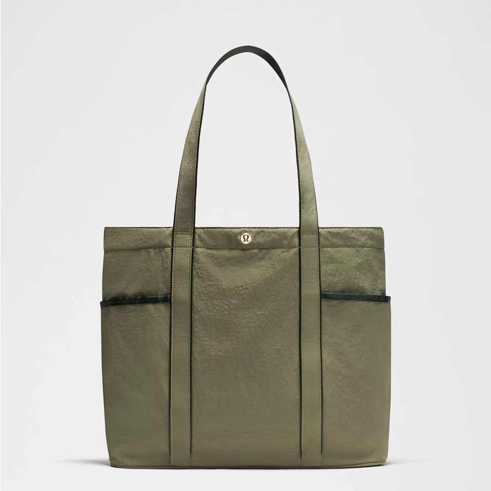 NWT Lululemon Daily Multi-Pocket Tote Bag 20L Bay Leaf/Rainforest Green